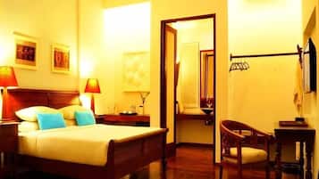 Minibar, in-room safe, individually decorated, individually furnished