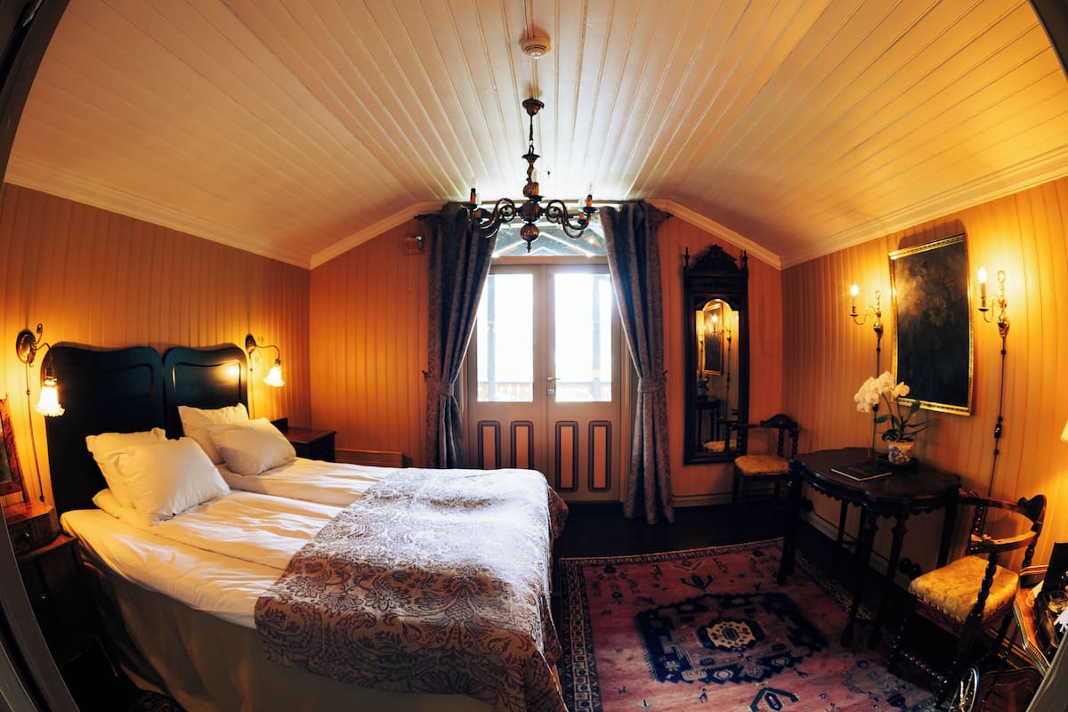 Suite, Tower | 1 bedroom, Egyptian cotton sheets, premium bedding, pillow-top beds