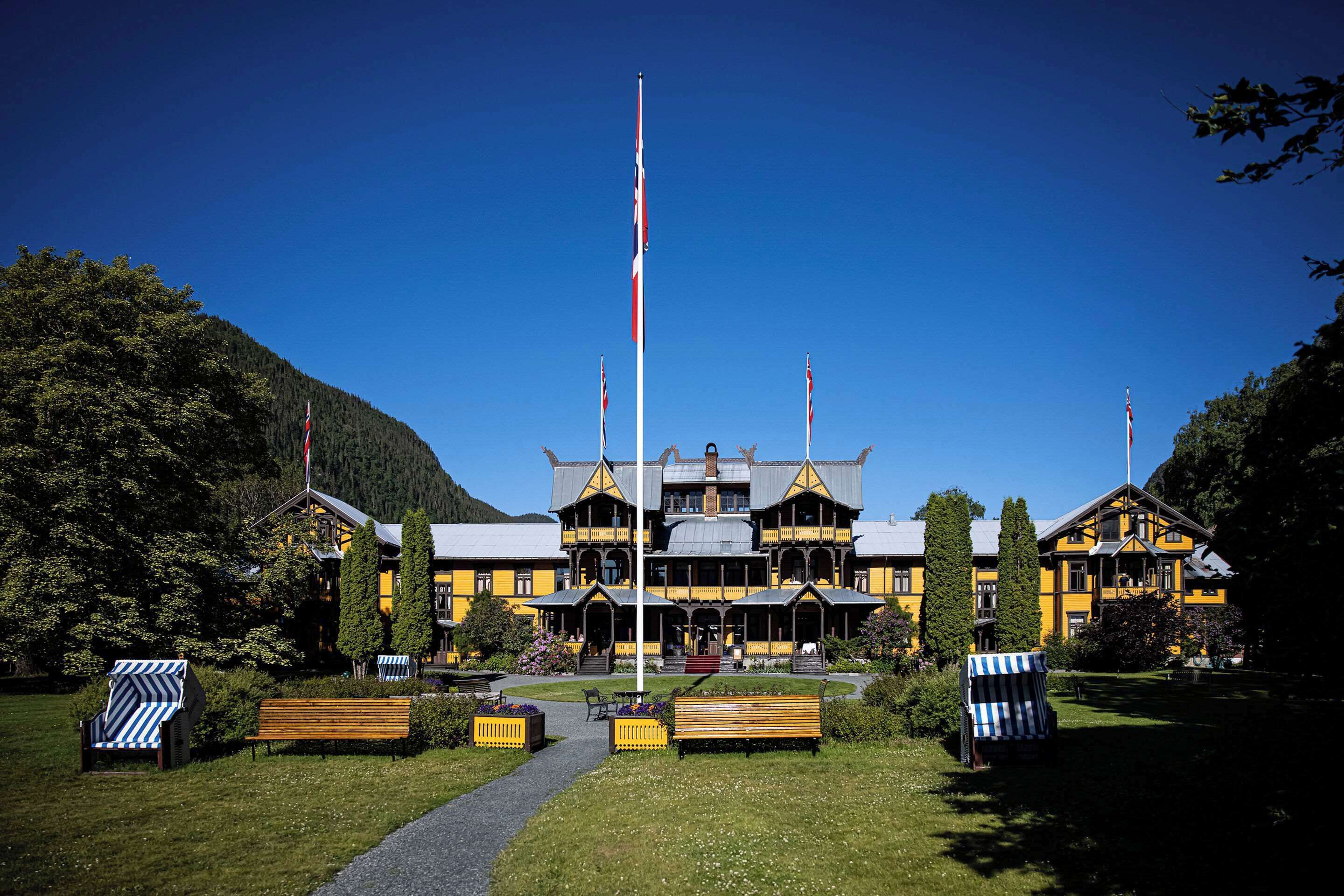 المنشأة من الخارج