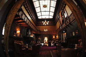 Piano bar, garden views, open daily
