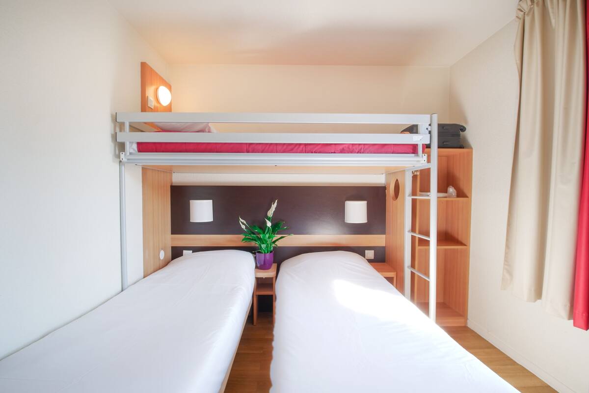 Soundproofing, WiFi (free)