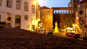 Front of property - evening/night - Casa da Sé (Viseu)