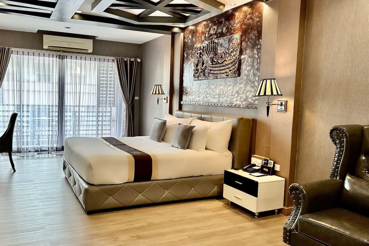 Deluxe Suite