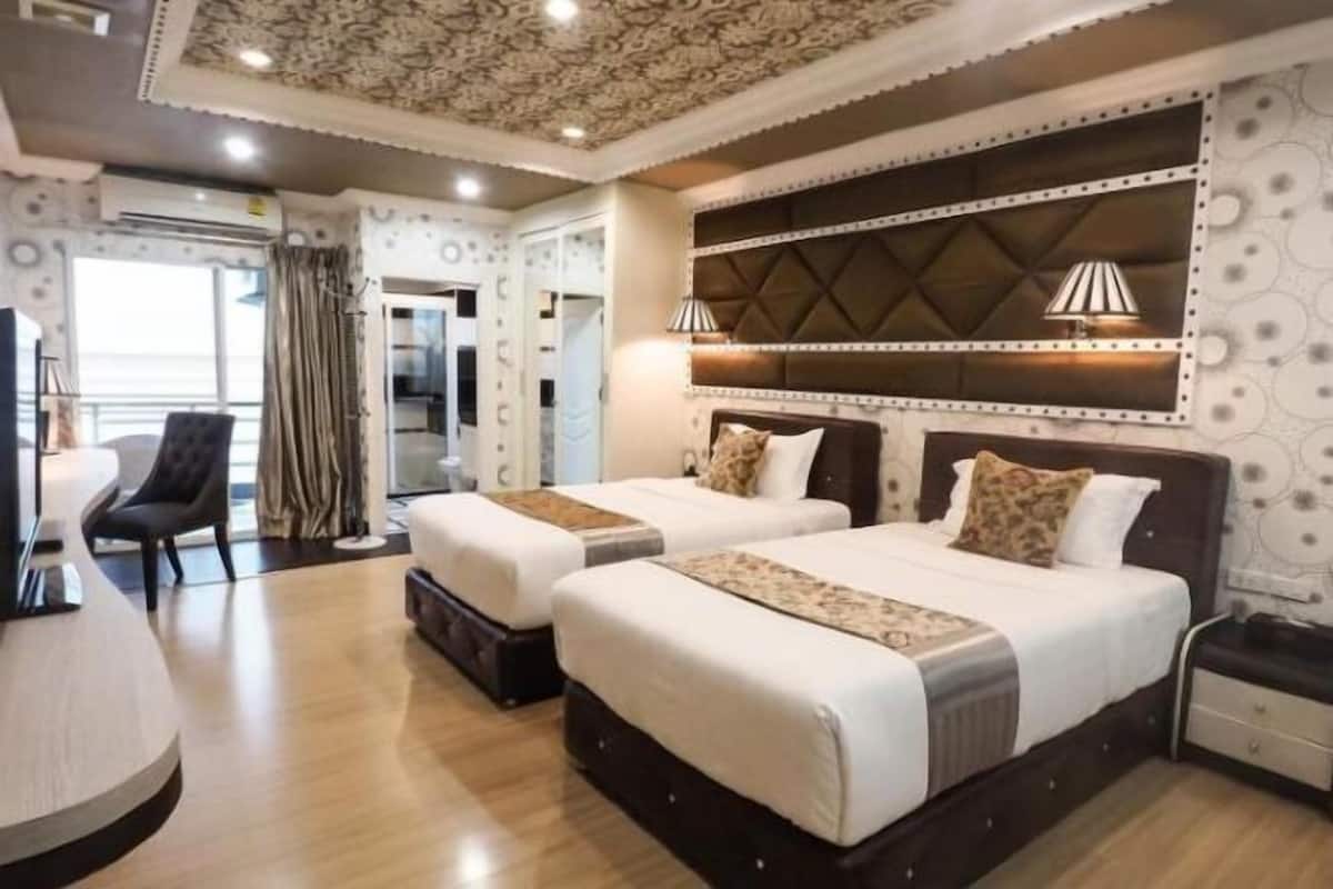 1 bedroom, in-room safe, individually decorated, individually furnished