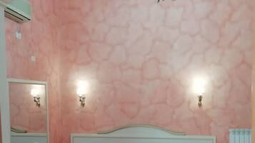 Quarto casal | Roupas de cama antialérgicas, escrivaninha