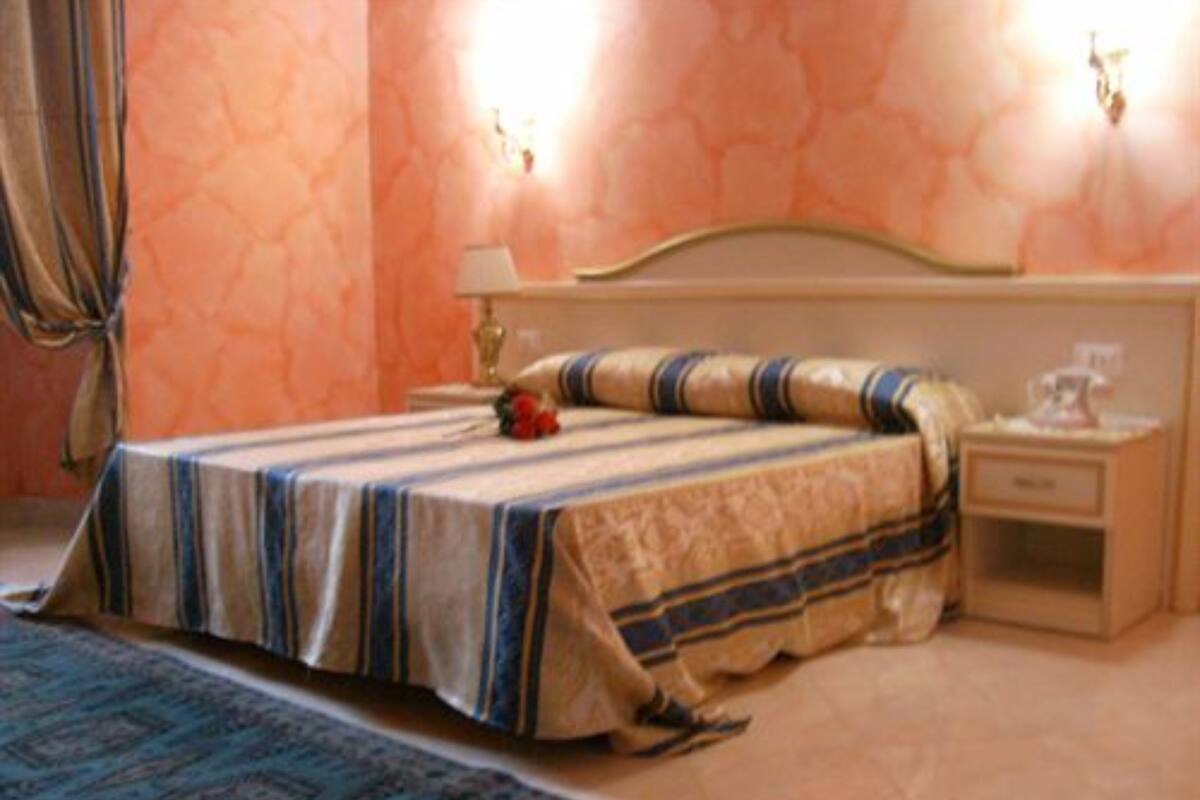 Quadruple Room | Hypo-allergenic bedding, desk, rollaway beds, free WiFi