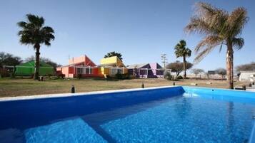 3 piscinas al aire libre