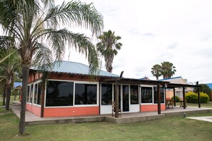 Bar (on property) - Cabañas Marina House (Termas de Rio Hondo)