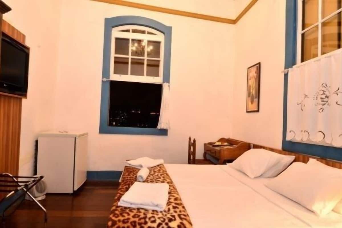 Minibar, desk, free cots/infant beds, free WiFi