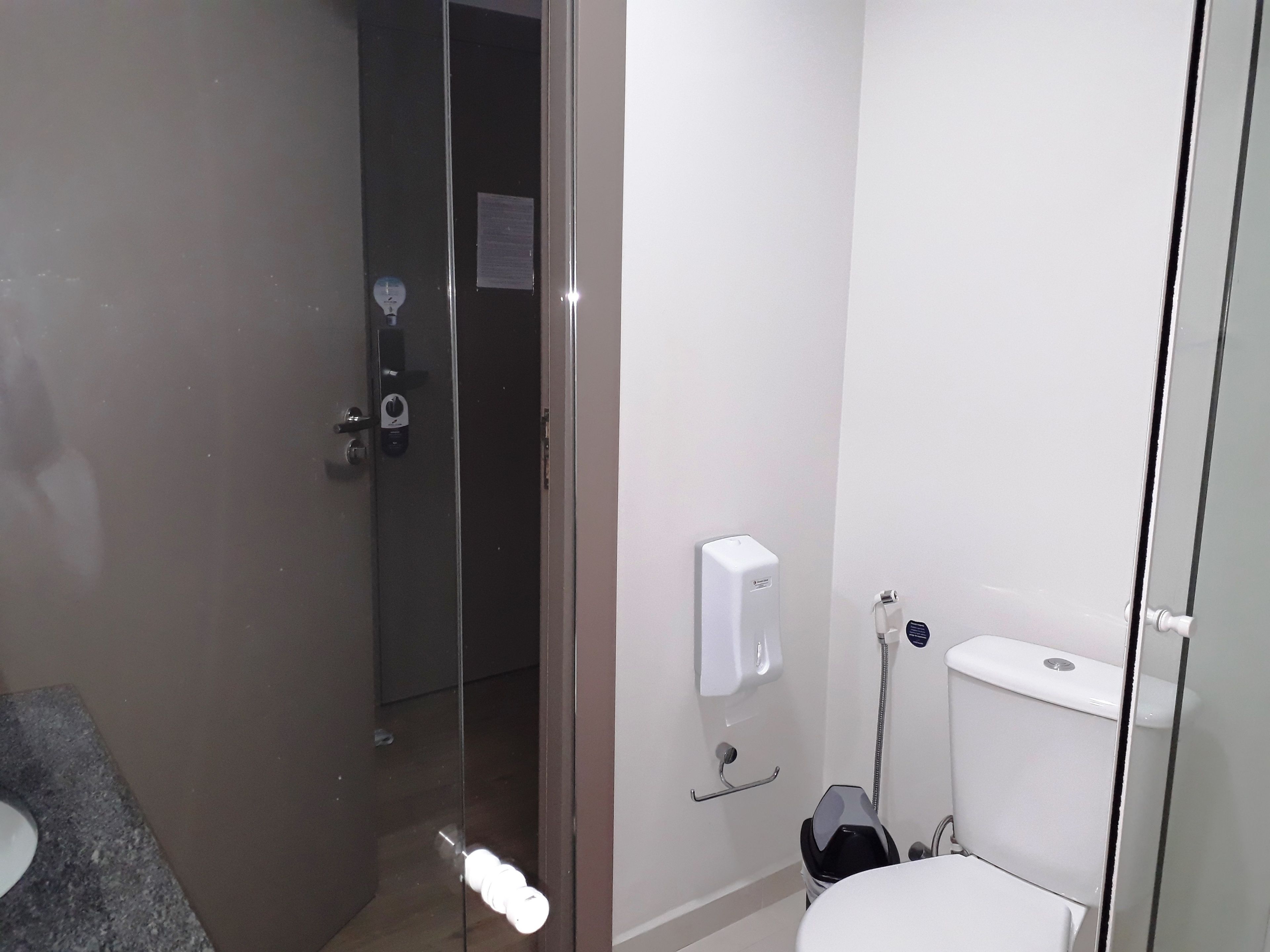 superior double room | bathroom | shower, rainfall showerhead, free toiletries, towels
