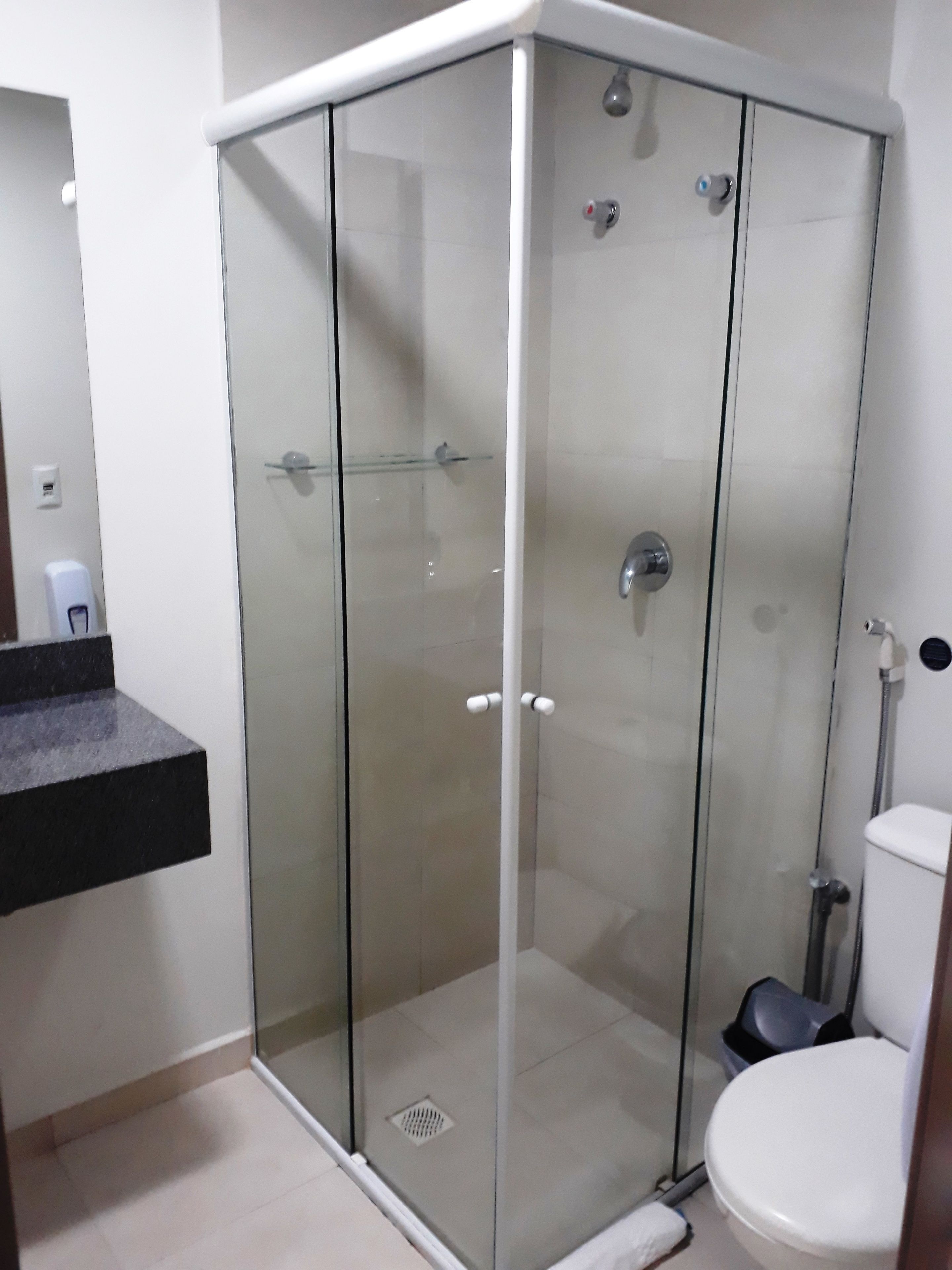 standard double room | bathroom shower