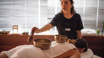 Sauna, tab panas, mandi tangas / hammam, rawatan badan, mandi lumpur