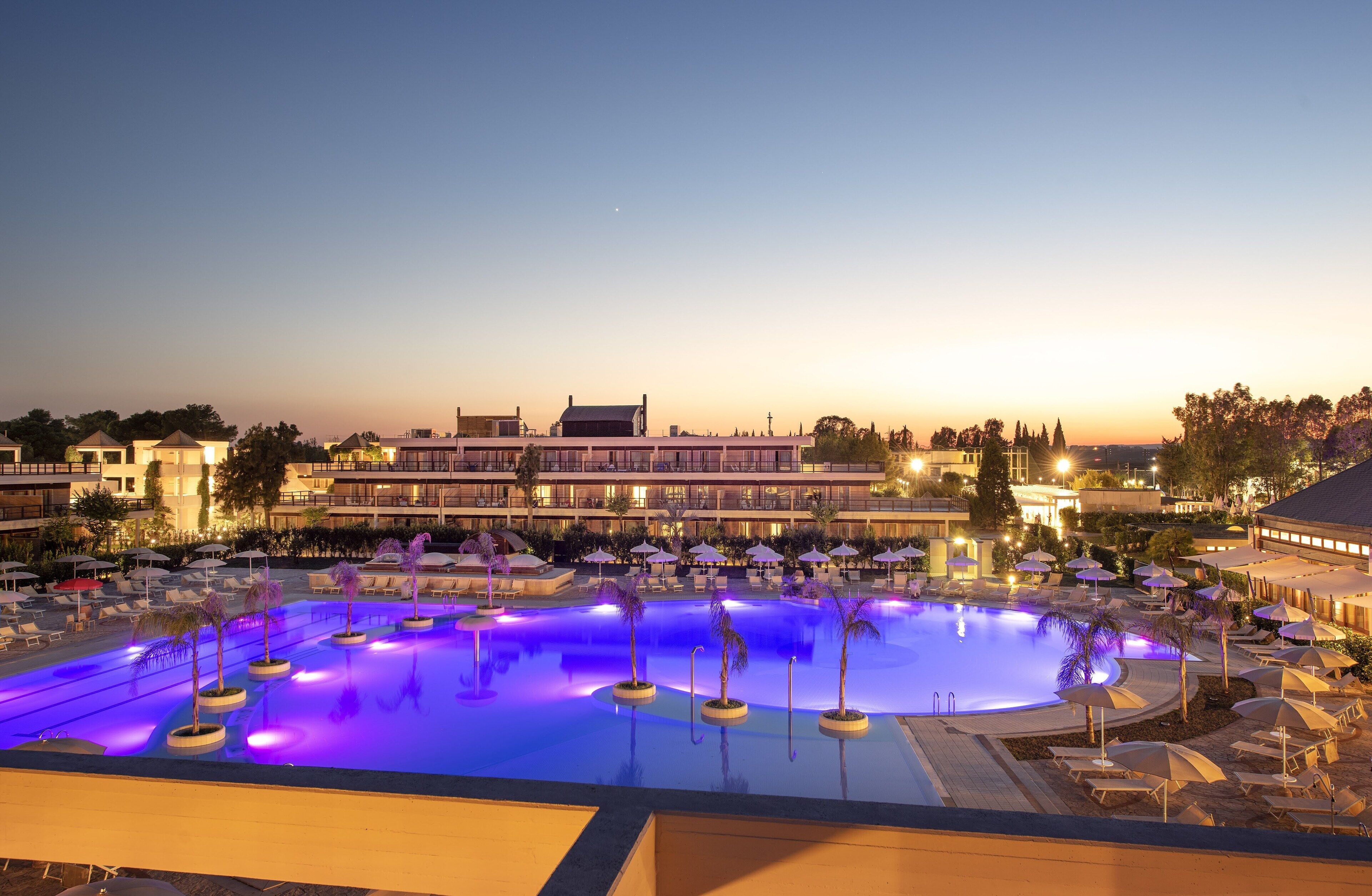2 outdoor pools, pool umbrellas, sun loungers