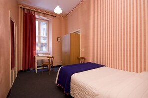 Tempur-Pedic beds, individually decorated, individually furnished - Night and Day (Rome)