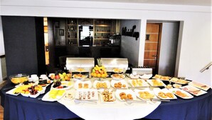 Unclassified image, 4 of 36, button - Hotel Presidente (Montevideo)