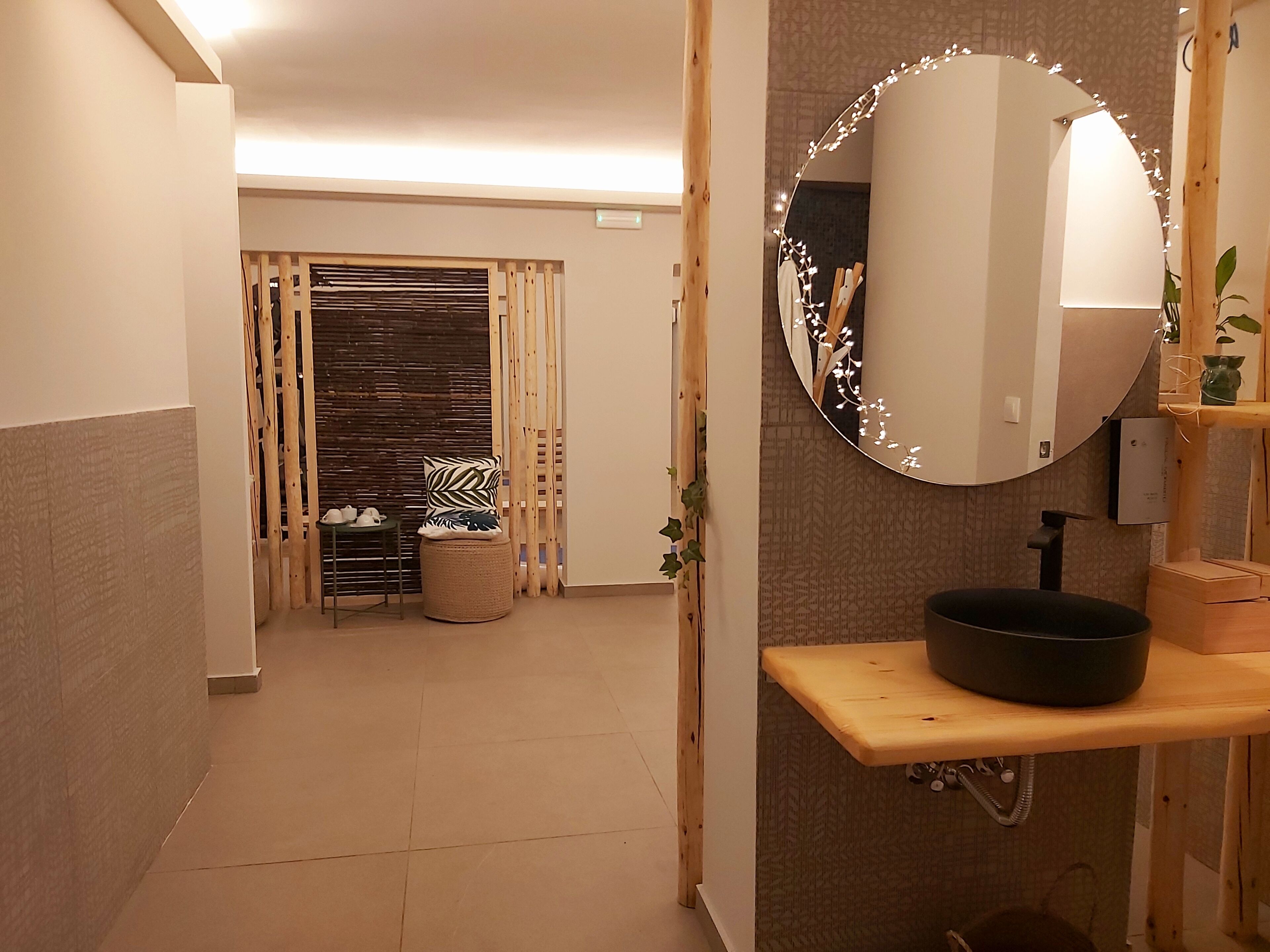 sauna, hot tub, steam room, 1 treatment room, massages