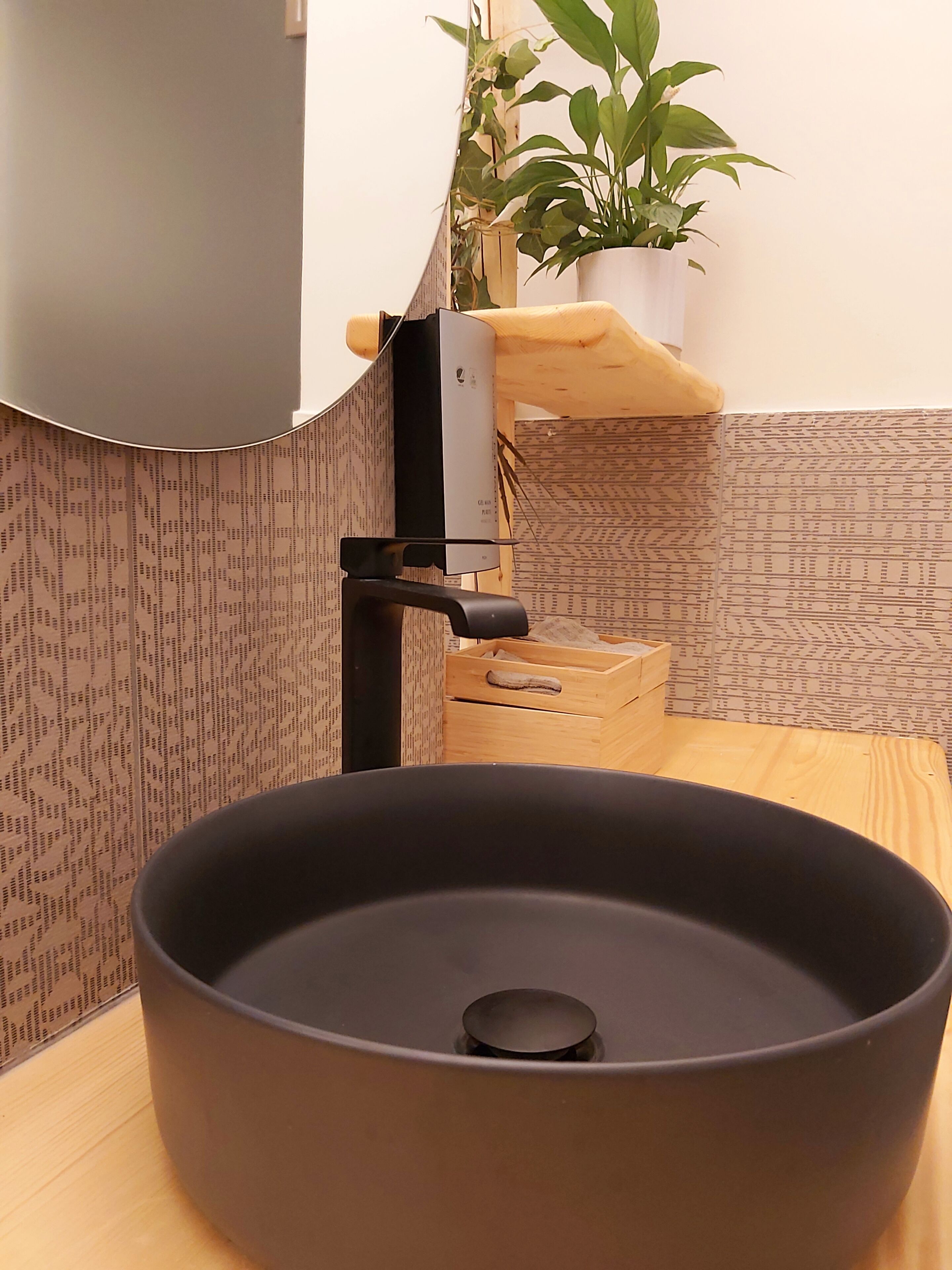 sauna, hot tub, steam room, 1 treatment room, massages