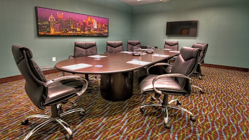 Holiday Inn Express & Suites Pittsburgh SW - Southpointe by IHG
