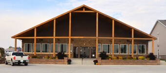 Cobblestone Inn and Suites - Lake View