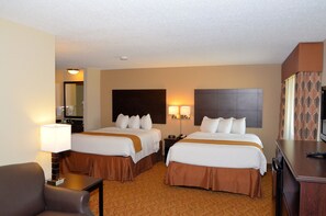 Premium bedding, down comforters, pillowtop beds, desk - Cobblestone Inn and Suites - Lake View (Lake View)