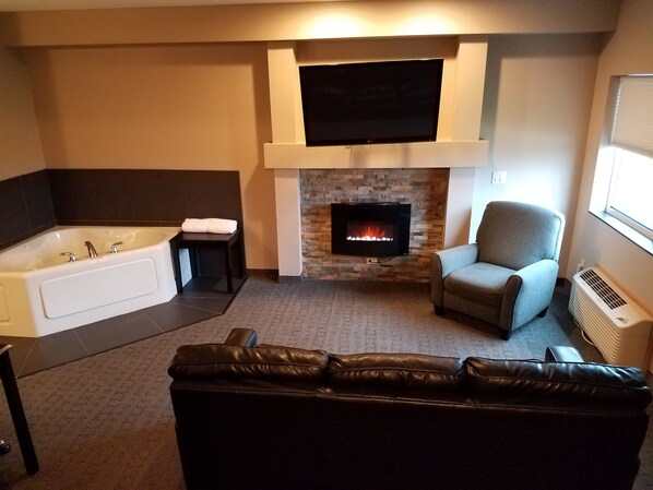 Suite, hidromasaje | Ropa de cama de alta calidad y escritorio 