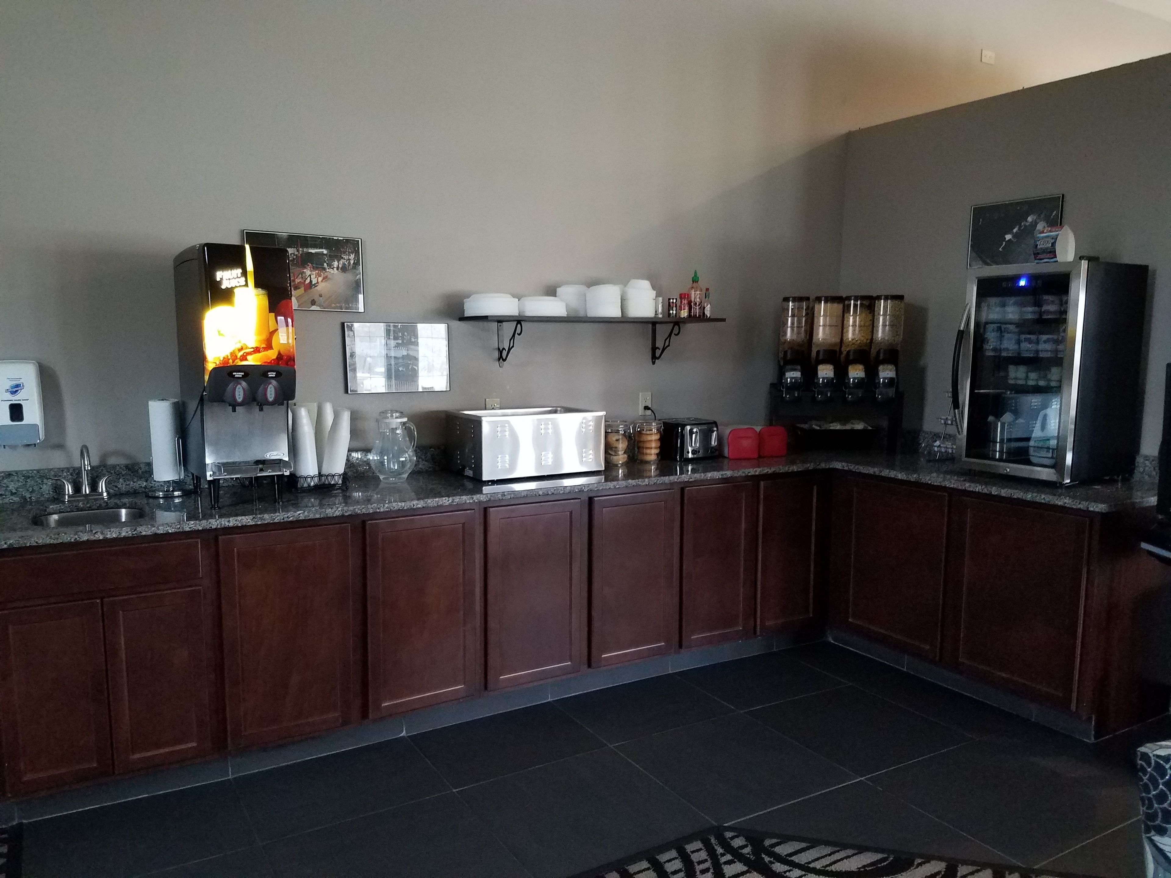 free buffet breakfast