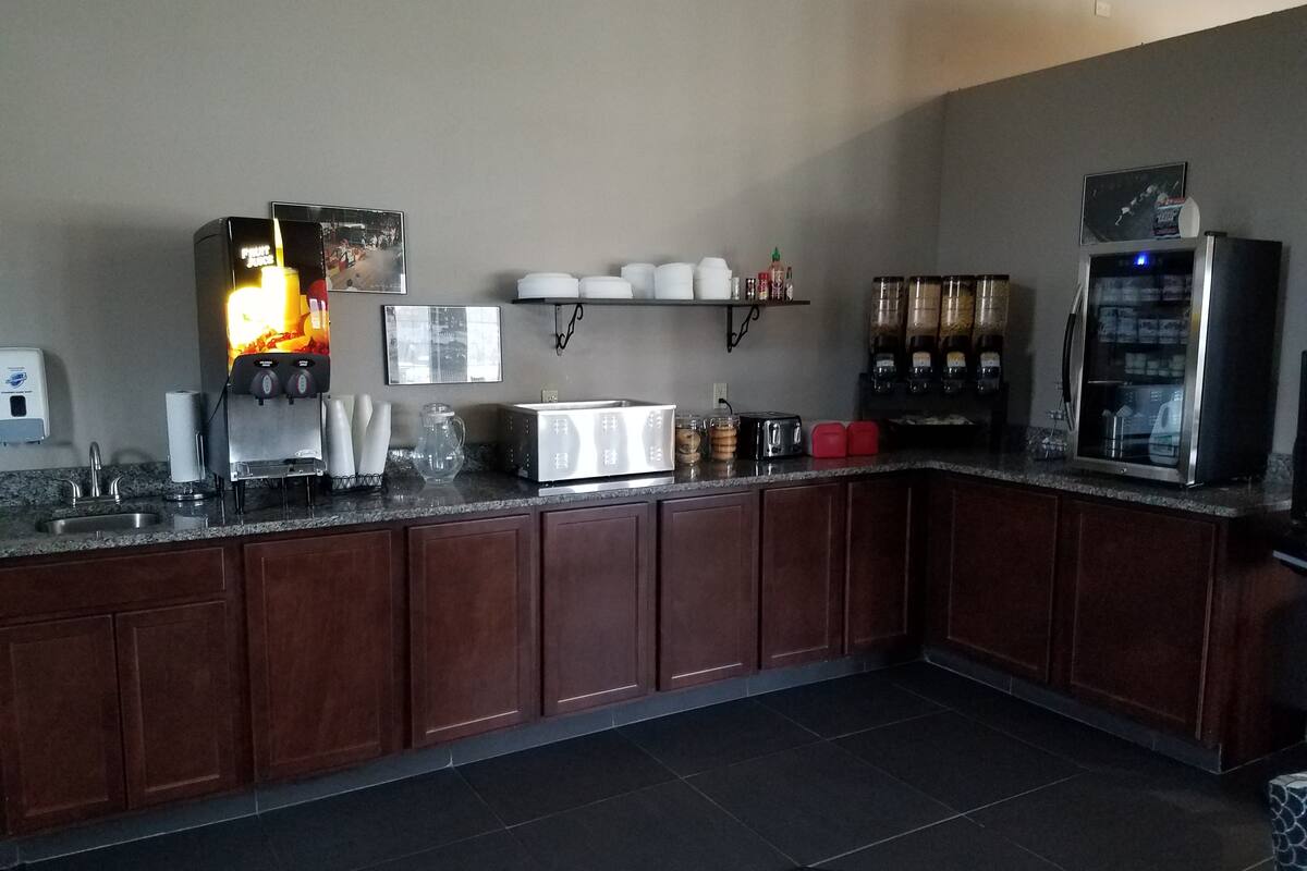 free buffet breakfast