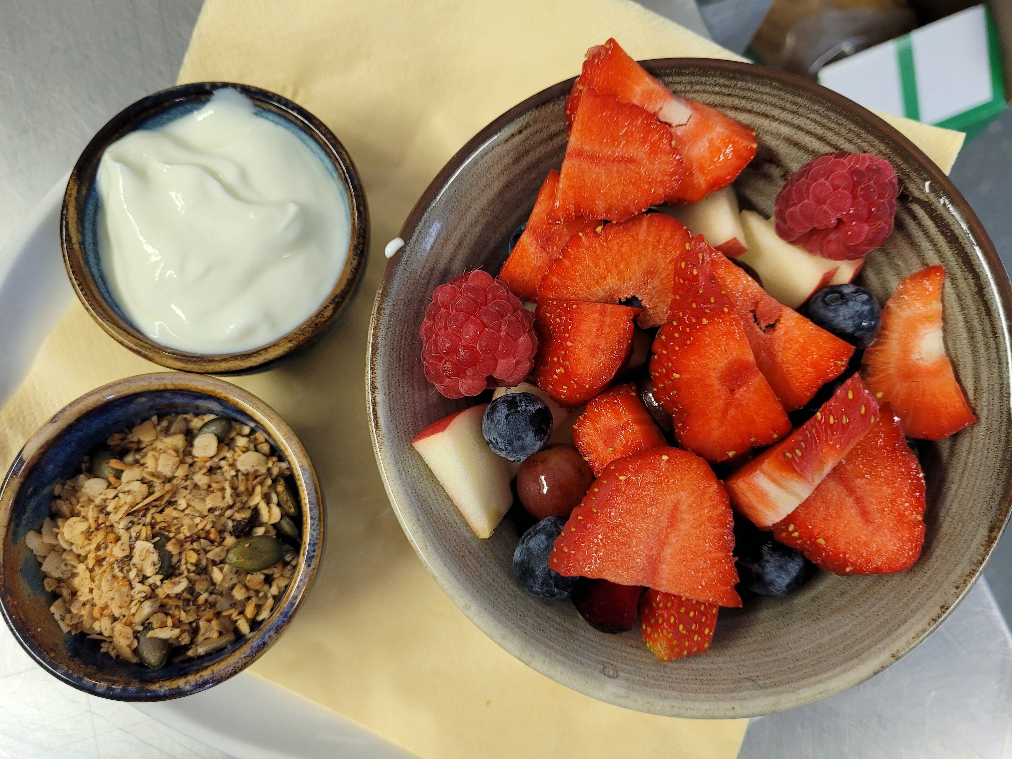 breakfast (eur 9.00 per person)