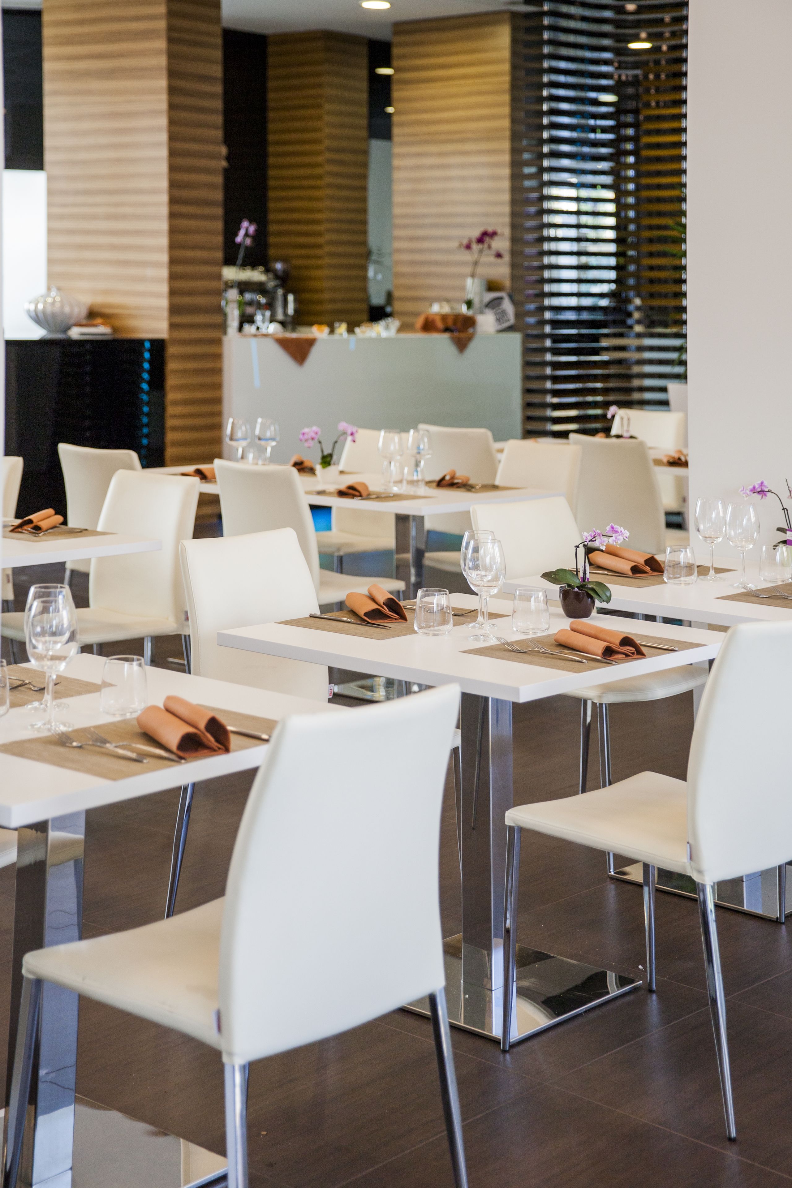 daily buffet breakfast (eur 25 per person)