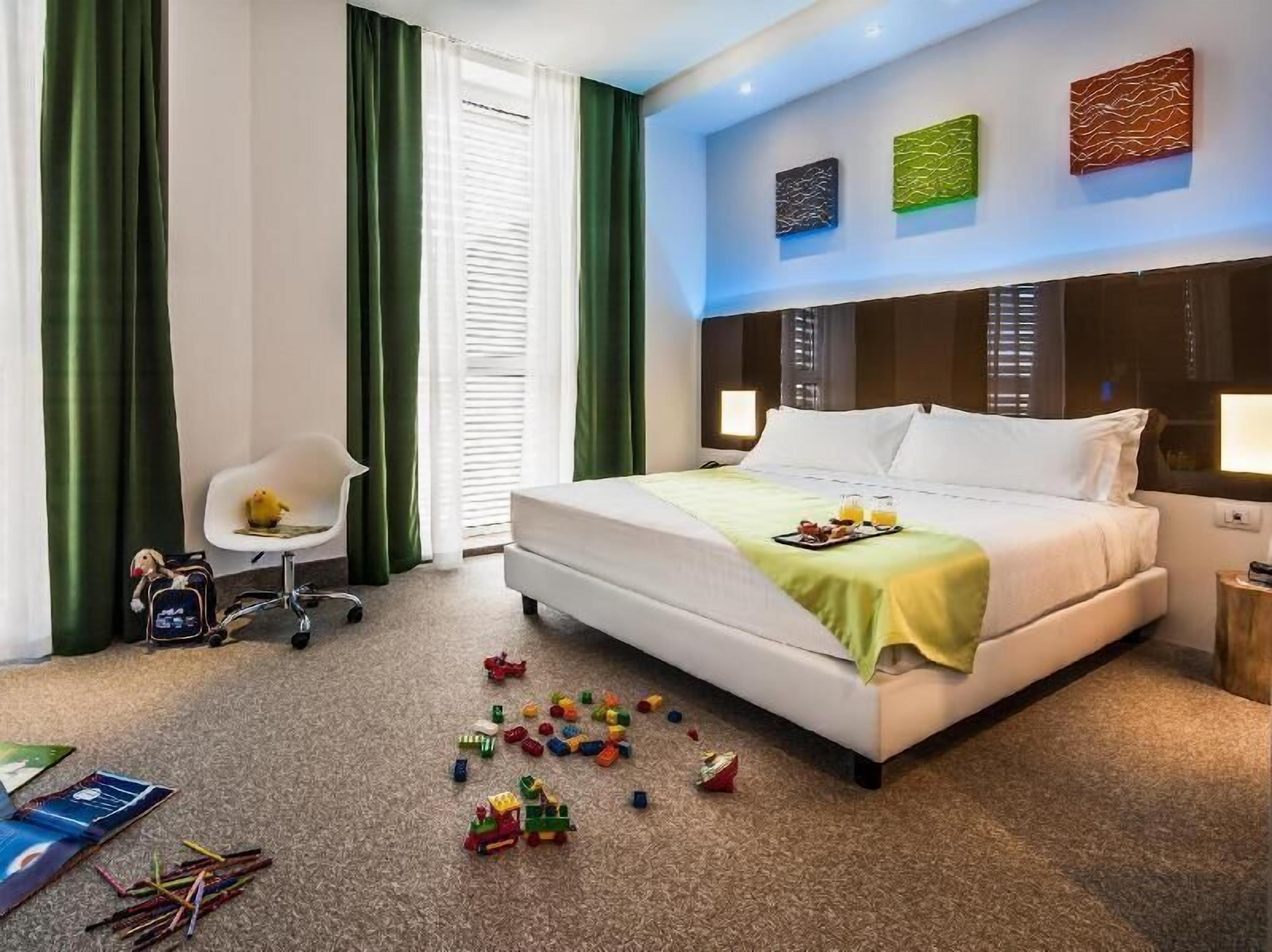 Minibar, Zimmersafe, Schreibtisch, schallisolierte Zimmer