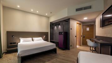 Minibar, Zimmersafe, Schreibtisch, schallisolierte Zimmer