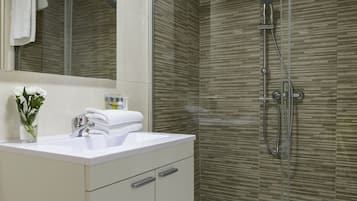 Superior tweepersoonskamer | Badkamer | Handdoeken