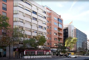 Front of property - Boutique Urban Madrid Serrano (Madrid)