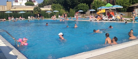 Seasonal outdoor pool