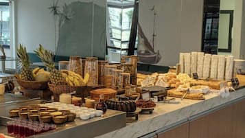 Café da manhã, almoço e jantar