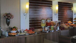 Der serveres morgenmad, frokost og aftensmad