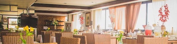 Free daily buffet breakfast - JOH Blue Ocean Hotel (Fortaleza)