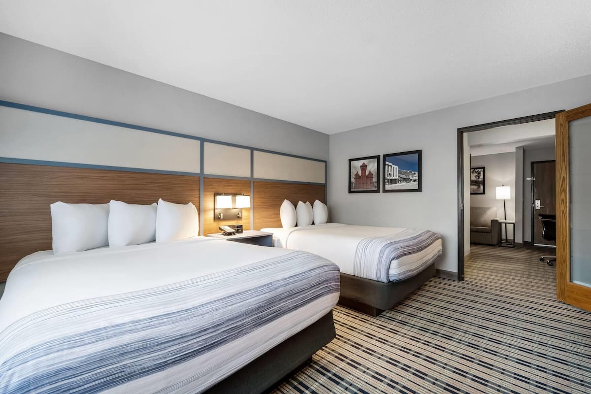 Suite, Multiple Beds, Non Smoking