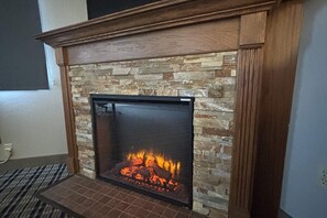 Superior Studio Suite, 1 King Bed, Non Smoking, Hot Tub | 1 bedroom, premium bedding, in-room safe, desk - AmericInn by Wyndham Fergus Falls - Conference Center (Fergus Falls)