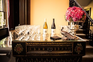 Lounge - The Wheeler Mansion (Chicago)
