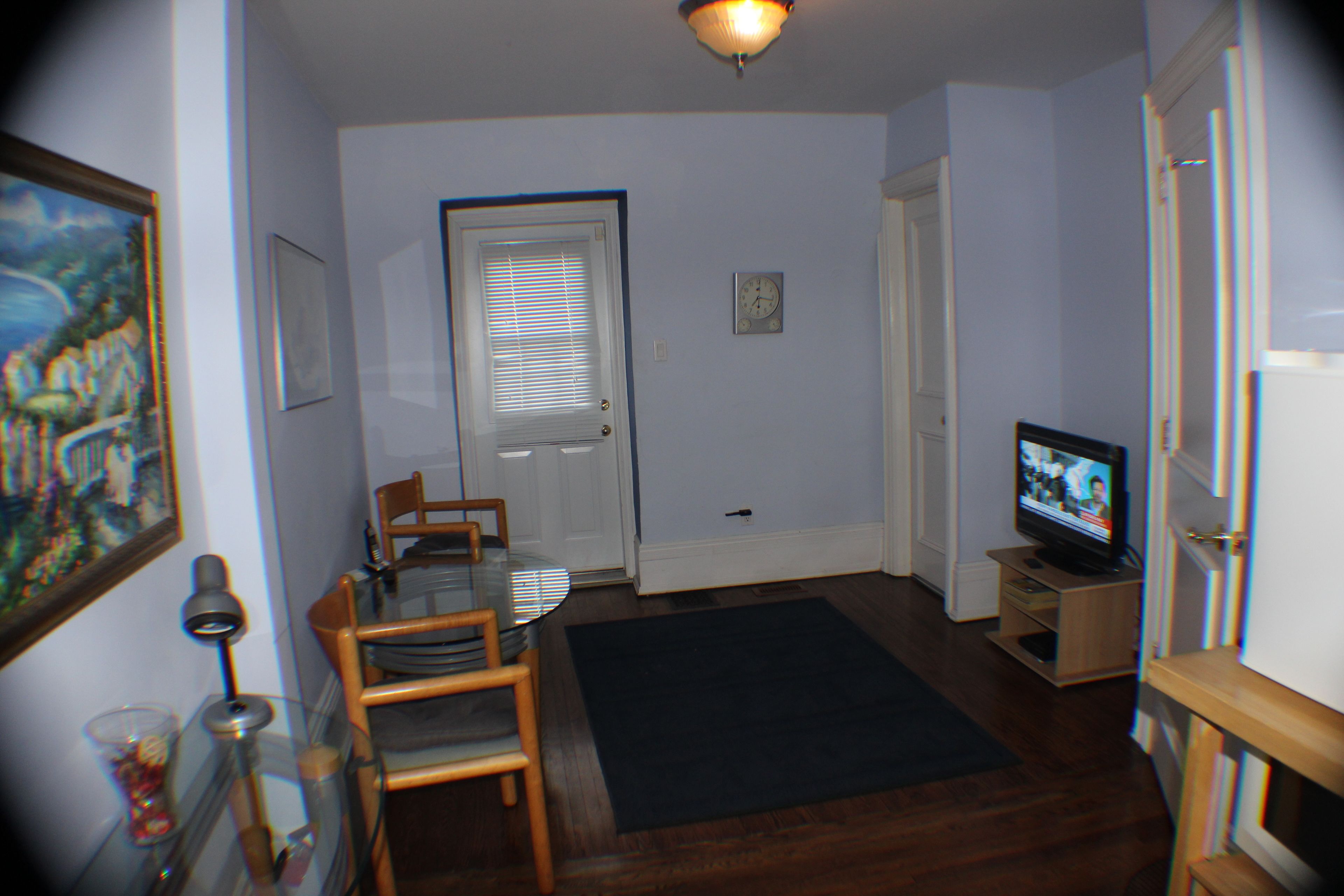 luxury suite, 1 queen bed, ensuite | living area | 32-inch led tv with digital channels, tv