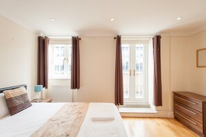 Apartment, 2 Bedrooms (Penthouse) | 2 bedrooms, iron/ironing board, free cribs/infant beds, rollaway beds - London Serviced Apartments (London)