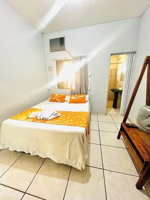 1 bedroom, desk, free WiFi, bed sheets