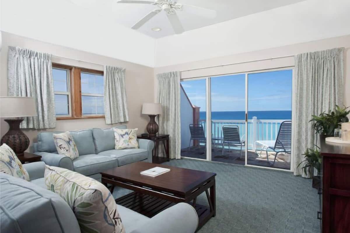 Premium bedding, in-room safe, iron/ironing board, WiFi (free)