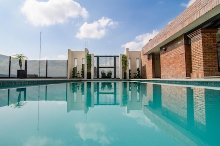 Seasonal outdoor pool