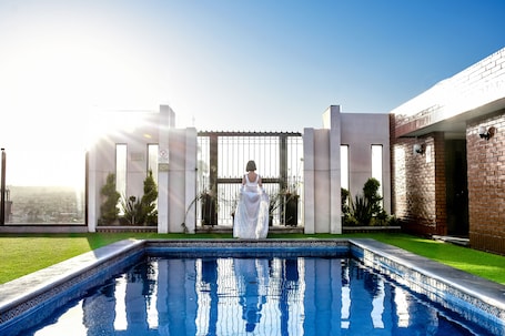 Seasonal outdoor pool