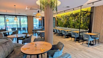 Daily full breakfast (EUR 18 per person)