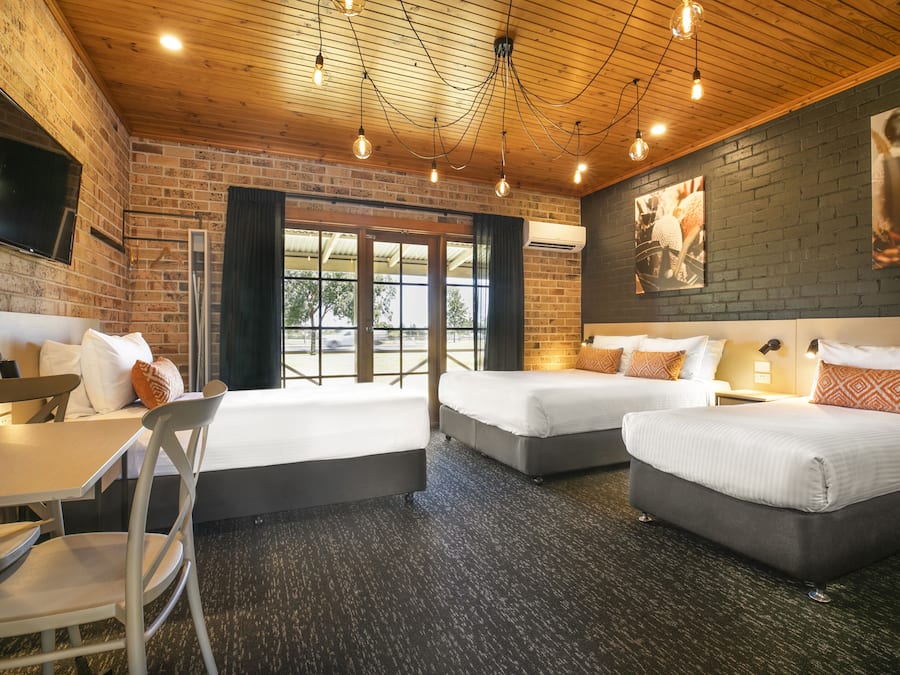 Literie de qualité supérieure, coffres-forts dans les chambres, bureau