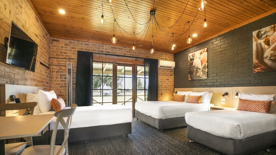 Nightcap at Macquarie Inn