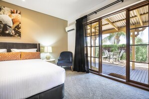 Superior King Spa - Nightcap at Macquarie Inn (Dubbo)